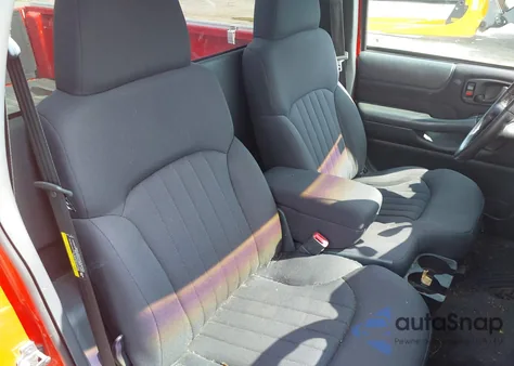 2003 Chevrolet S-10 Ls from USA, damaged, VIN 1GCCS14X738232296